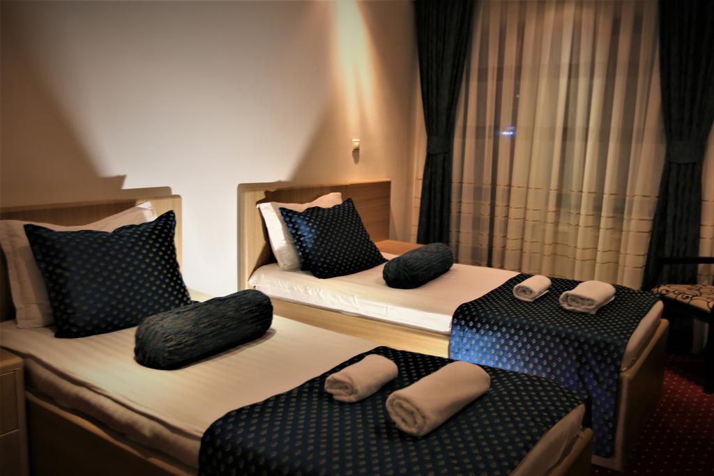 פרישטינה Hotel Pejton מראה חיצוני תמונה